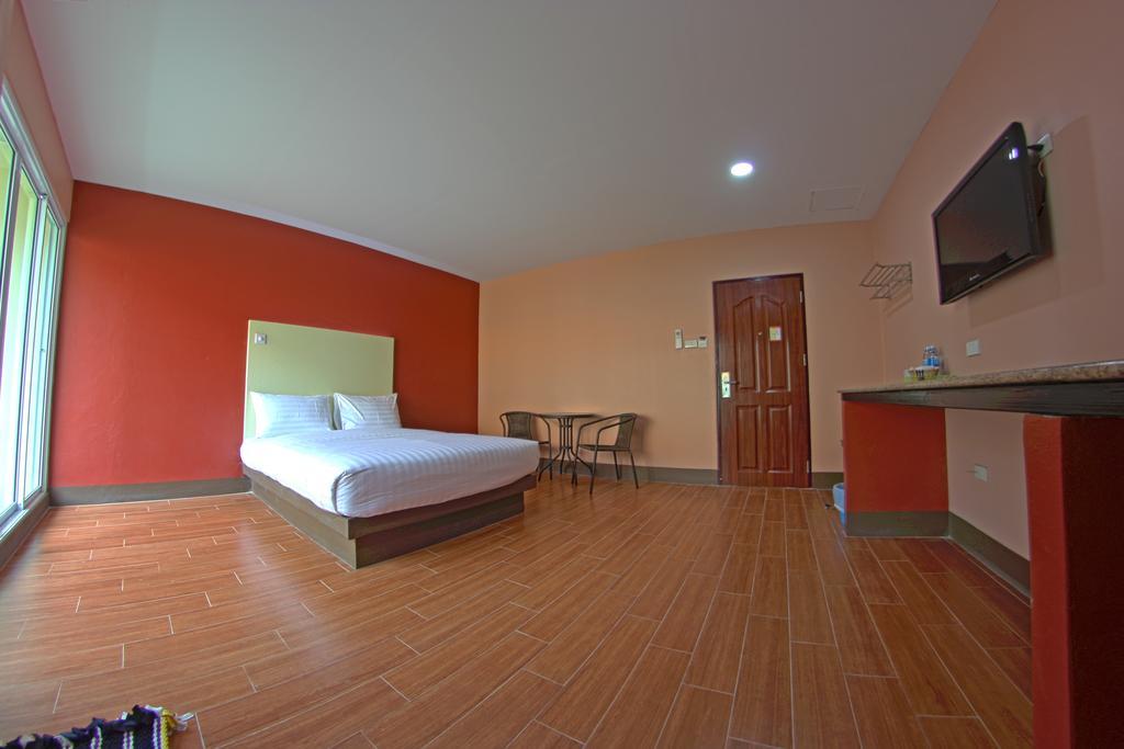 Central Park Hotel Sing Buri Exteriér fotografie