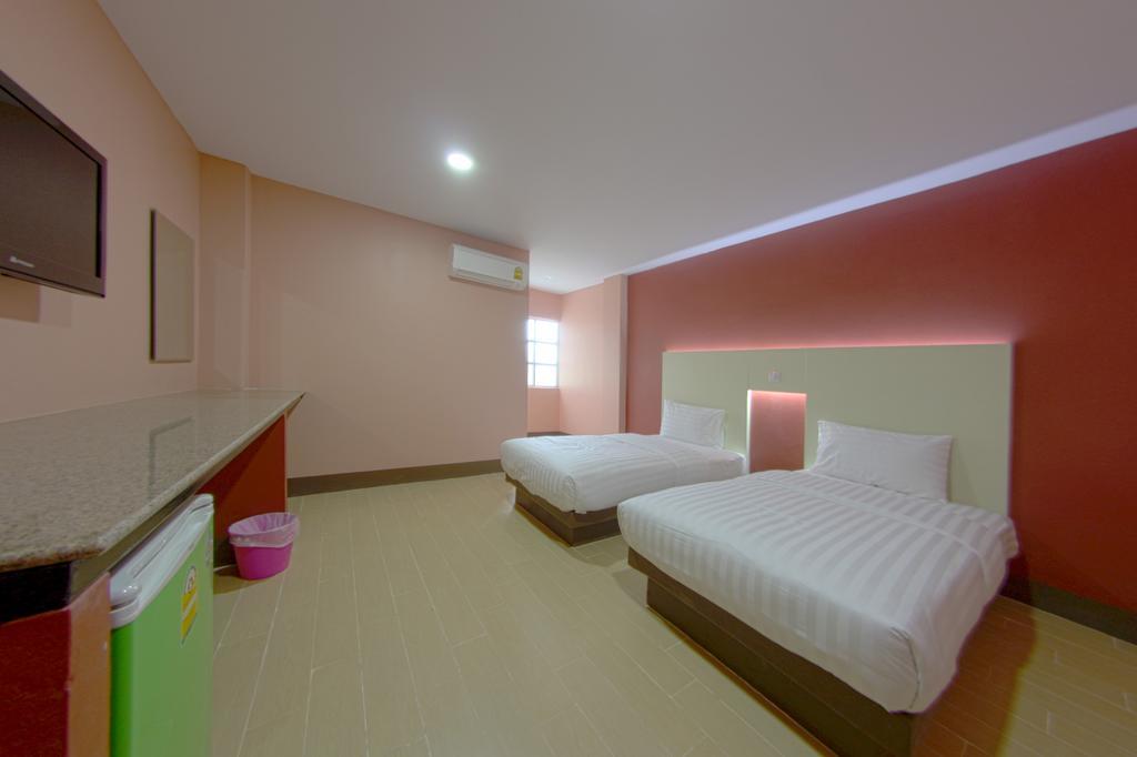 Central Park Hotel Sing Buri Exteriér fotografie