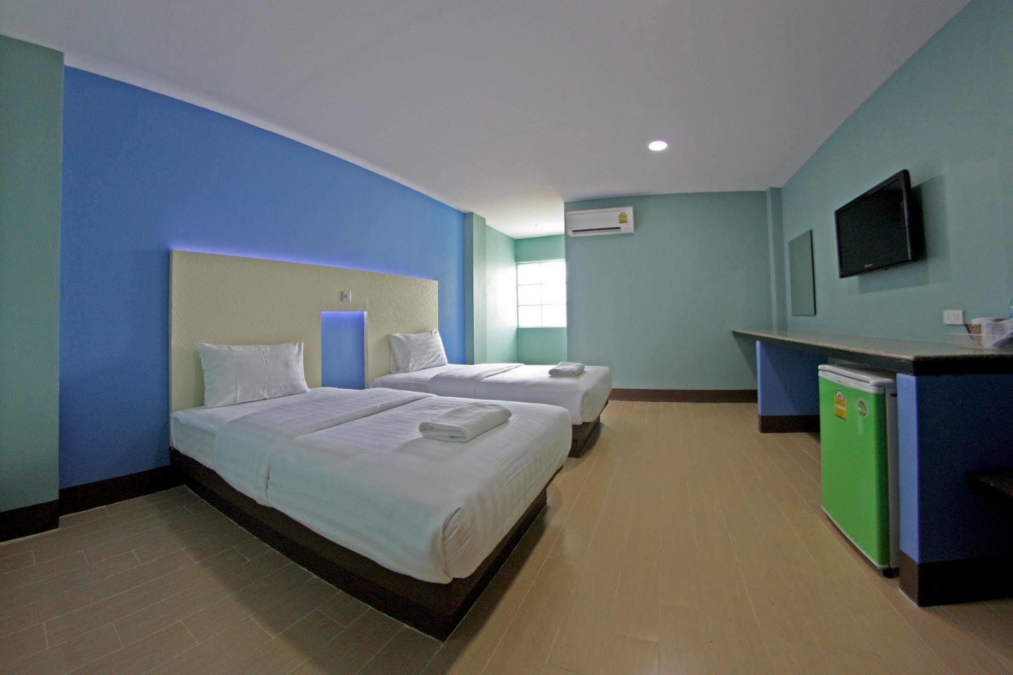 Central Park Hotel Sing Buri Exteriér fotografie