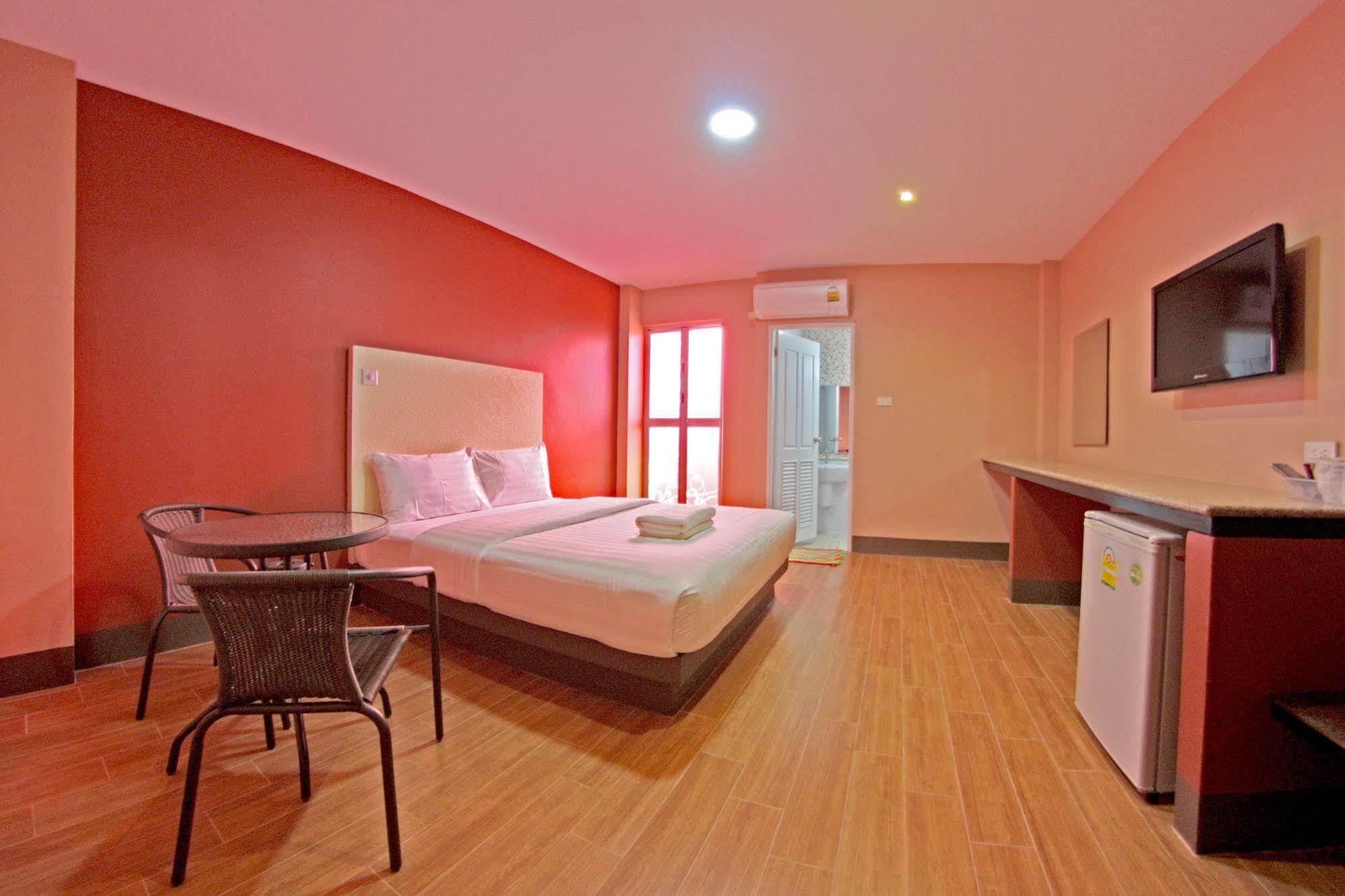 Central Park Hotel Sing Buri Exteriér fotografie